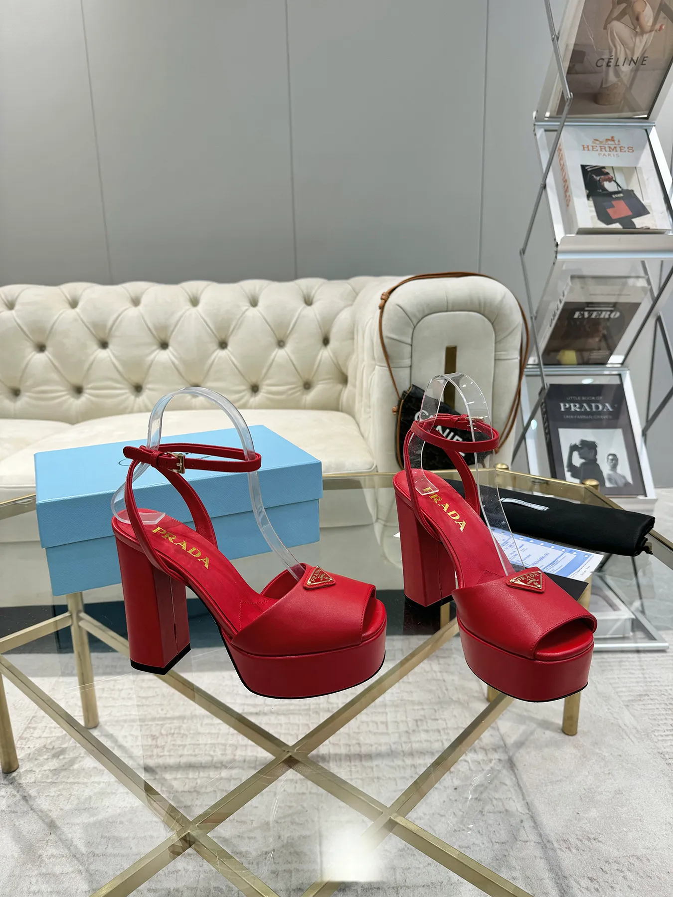 👟👟Ex-factory price 600👟👟 (imitation leather bottom-20) New arrival 👉Ready stock👈Remove the original board and make a 1:1 replica‼ ️The highest version ✅ Prada's early spring catwalk hot style 😘The latest spring style Thick heel square toe water platform series (genuine leather outsole) (simulated leather sole) A must-have for goddesses The upper and the feet are super beautiful 👉The upper is made of imported original calfskin, soft and textured, lining + foot pads, imported sheepskin lining, breathable and comfortable, private model water platform, heel, water platform 4M, heel height 13M Code number 35M-39M (34 40 41 42 customized, non-refundable and non-exchangeable)